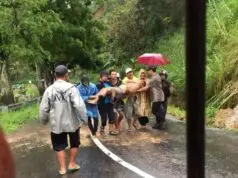 1 Tewas dan 1 Luka Parah, Berboncengan Motor Tertimbun Longsor di Lereng Gunung Lawu Magetan 1 Tewas dan 1 Luka Parah, Berboncengan Motor Tertimbun Longsor di Lereng Gunung Lawu Magetan