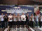 Polda Banten Gelar Sosialisasi Implementasi Undang-Undang Nomor 1 Tahun 2023 tentang KUHP Nasional Polda Banten Gelar Sosialisasi Implementasi Undang-Undang Nomor 1 Tahun 2023 tentang KUHP Nasional