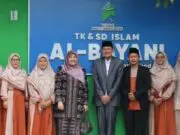 SDI Al-Bayani Gelar Seminar Parenting, Prof. Amany Lubis Tekankan Peran Orang Tua sebagai Sahabat Anak di Era Digital