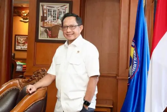 Dinilai Berhasil Dorong Pertumbuhan dan Stabilitas Ekonomi Daerah, Mendagri Terima Penghargaan dari Detikcom Dinilai Berhasil Dorong Pertumbuhan dan Stabilitas Ekonomi Daerah, Mendagri Terima Penghargaan dari Detikcom