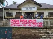 PTPN IV Dirikan Dapur Umum di Indra Makmu, Warga Terisolasi Banjir Terima Pasokan Makanan PTPN IV Dirikan Dapur Umum di Indra Makmu, Warga Terisolasi Banjir Terima Pasokan Makanan