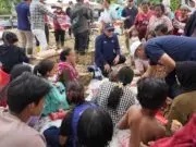 Bupati Aceh Tamiang Apresiasi PTPN IV PalmCo sebagai Perusahaan Pertama yang Bantu Korban Banjir Bupati Aceh Tamiang Apresiasi PTPN IV PalmCo sebagai Perusahaan Pertama yang Bantu Korban Banjir