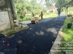 Proyek Pemeliharaan Jalan Hotmix Makam Binong Diduga Sarat Kejanggalan, Pengawasan Kecamatan Legok Disorot Proyek Pemeliharaan Jalan Hotmix Makam Binong Diduga Sarat Kejanggalan, Pengawasan Kecamatan Legok Disorot