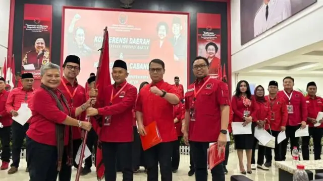 PDIP Banten Solid: Ade Sumardi Dilantik, Abraham Pengurus Wakili Gen Z PDIP Banten Solid: Ade Sumardi Dilantik, Abraham Pengurus Wakili Gen Z