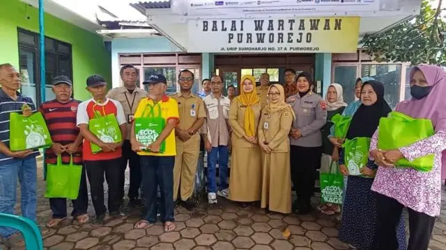 Sepuluh Tahun Pewarta Purworejo, Santuni Anak Yatim dan Warga Kurang Mampu Sepuluh Tahun Pewarta Purworejo, Santuni Anak Yatim dan Warga Kurang Mampu