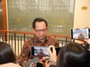 Mendagri: 106 Ribu Pakaian Baru Akan Disalurkan ke Warga Terdampak Bencana di Sumatra Mendagri: 106 Ribu Pakaian Baru Akan Disalurkan ke Warga Terdampak Bencana di Sumatra