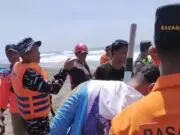 Hari Ketiga Pencarian, Tim SAR Temukan Santri yang Hilang di Pantai Dewa Ruci