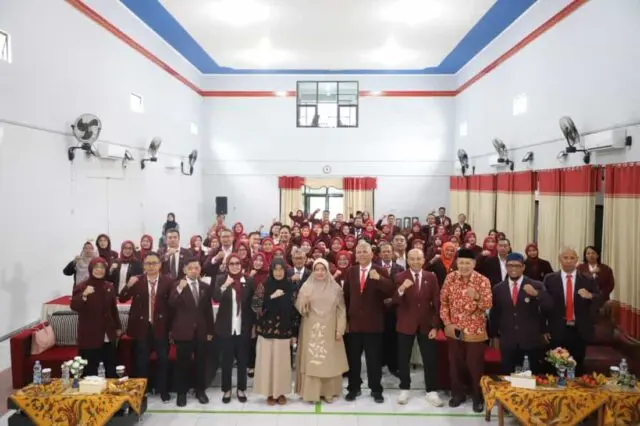 Bupati Purworejo Dorong Perawat Tingkatkan Kompetensi dan Profesionalitas Bupati Purworejo Dorong Perawat Tingkatkan Kompetensi dan Profesionalitas