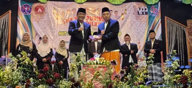 Hujan Tak Surutkan Antusiasme, Sholawat Santri Kendil Puncaki HUT ke-56 SMK YPP Purworejo Hujan Tak Surutkan Antusiasme, Sholawat Santri Kendil Puncaki HUT ke-56 SMK YPP Purworejo