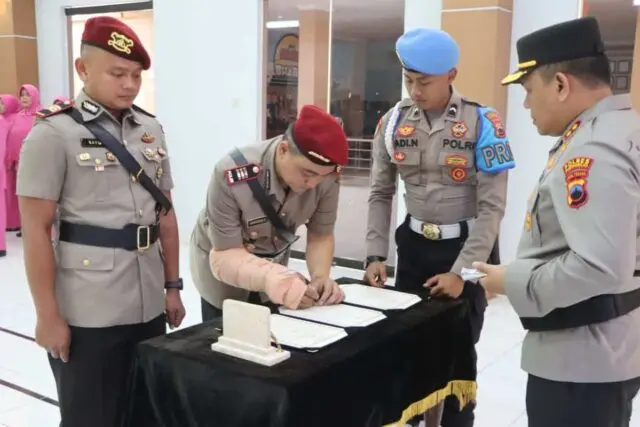 Satnarkoba Polres Purworejo Resmi Berganti, AKP Amirudin Gantikan AKP Bayu Satnarkoba Polres Purworejo Resmi Berganti, AKP Amirudin Gantikan AKP Bayu