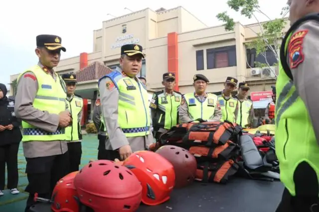 Polres Purworejo Siagakan Personel dan Alutsista SAR, Antisipasi Ancaman Bencana Hidrometeorologi Polres Purworejo Siagakan Personel dan Alutsista SAR, Antisipasi Ancaman Bencana Hidrometeorologi