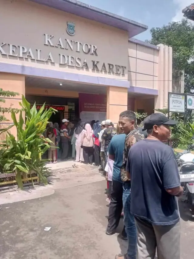 Pelayanan Adminduk Perdana, Pemdes Karet Permudah Warga Urus KTP, KK, dan KIA Pelayanan Adminduk Perdana, Pemdes Karet Permudah Warga Urus KTP, KK, dan KIA