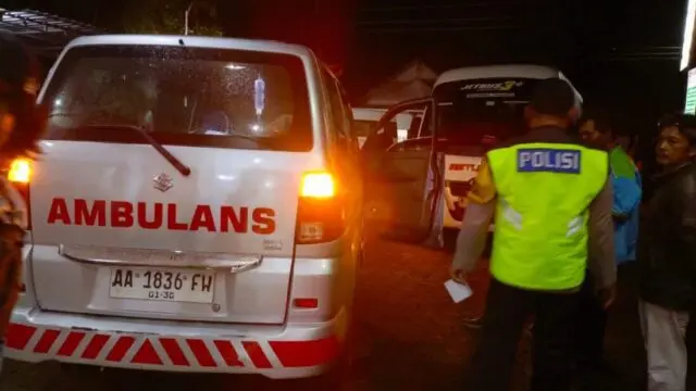 Warga Ambal Meninggal Dunia Tersetrum Saat Pasang Baja Ringan Warga Ambal Meninggal Dunia Tersetrum Saat Pasang Baja Ringan