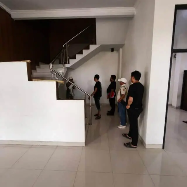 Tak Terima Diklakson, Pemotor Rusak Spion Mobil di Tangsel Tak Terima Diklakson, Pemotor Rusak Spion Mobil di Tangsel
