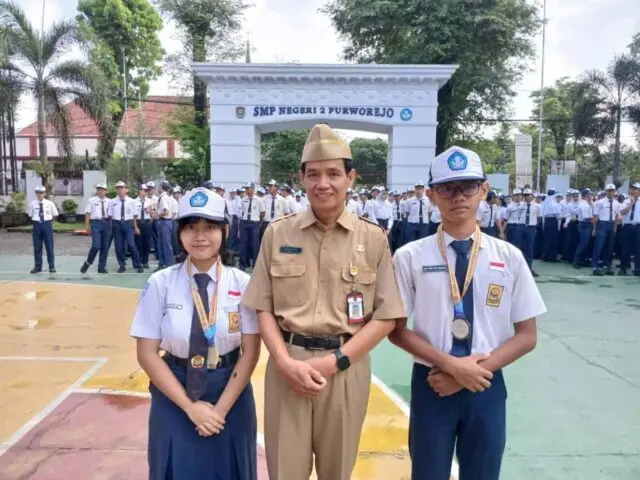 Bikin Bangga! SMP Negeri 2 Purworejo Tembus 7 Besar Nasional di Ajang Bergengsi UGM Bikin Bangga! SMP Negeri 2 Purworejo Tembus 7 Besar Nasional di Ajang Bergengsi UGM