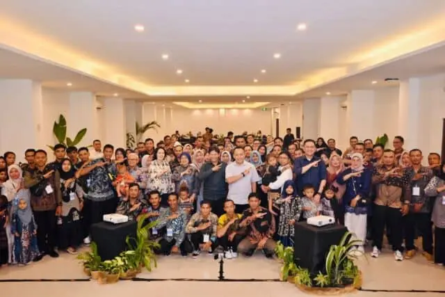 Kisah 32 Pemanen Terbaik PTPN IV: Dihargai Bersama Keluarga Kisah 32 Pemanen Terbaik PTPN IV: Dihargai Bersama Keluarga