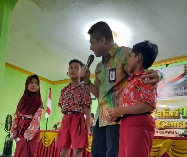 Hadir di Desa Geparang, Perkuat Budaya Baca hingga Tingkat Desa Hadir di Desa Geparang, Perkuat Budaya Baca hingga Tingkat Desa