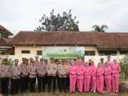 Kapolres Purworejo Pimpin Penanaman 30 Pohon Durian di Polsek Purwodadi, Dukung Program Indonesia Asri Kapolres Purworejo Pimpin Penanaman 30 Pohon Durian di Polsek Purwodadi, Dukung Program Indonesia Asri