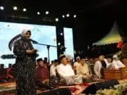 Hujan Tak Surutkan Semangat, Ribuan Warga Padati Pengajian Akbar Hari Jadi ke-195 Purworejo