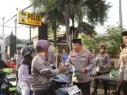 Kapolres Purworejo Berbagi Takjil dan Santuni Anak Yatim, Pererat Sinergi dengan Media Kapolres Purworejo Berbagi Takjil dan Santuni Anak Yatim, Pererat Sinergi dengan Media