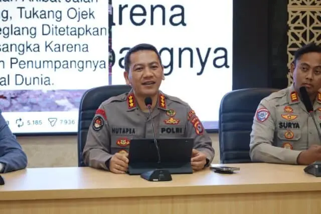 Polda Banten Sampaikan Situasi Arus Lalu Lintas Menuju Pelabuhan Merak Terpantau Lancar Polda Banten Sampaikan Situasi Arus Lalu Lintas Menuju Pelabuhan Merak Terpantau Lancar