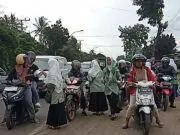 Fatayat NU Kecamatan Bayan Bagikan 1.500 Paket Takjil