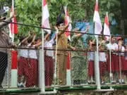Jembatan Gantung Garuda di Desa Plipir Diresmikan, Akses Warga Kini Lebih Mudah Jembatan Gantung Garuda di Desa Plipir Diresmikan, Akses Warga Kini Lebih Mudah