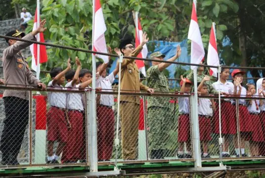 Jembatan Gantung Garuda di Desa Plipir Diresmikan, Akses Warga Kini Lebih Mudah Jembatan Gantung Garuda di Desa Plipir Diresmikan, Akses Warga Kini Lebih Mudah