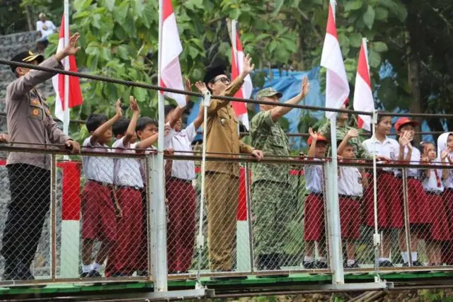 Jembatan Gantung Garuda di Desa Plipir Diresmikan, Akses Warga Kini Lebih Mudah