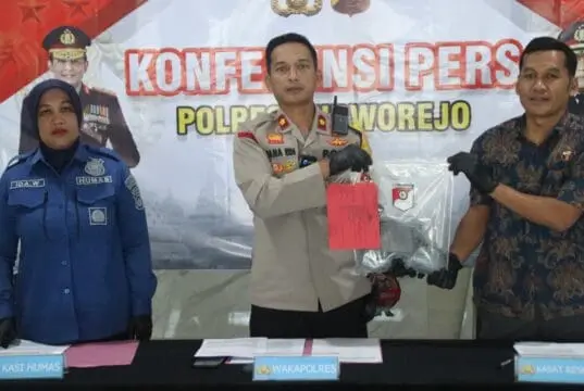 Polres Purworejo Tangkap Pembawa Bahan Mercon di Bruno, Terancam 15 Tahun Penjara Polres Purworejo Tangkap Pembawa Bahan Mercon di Bruno, Terancam 15 Tahun Penjara