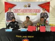 Polres Purworejo Sikat Peredaran Miras, Enam Pelaku Diamankan dalam Operasi Tiga Hari Polres Purworejo Sikat Peredaran Miras, Enam Pelaku Diamankan dalam Operasi Tiga Hari