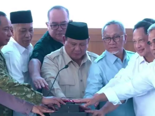 Mendagri Tito Dampingi Presiden Prabowo Resmikan Operasionalisasi 1.061 KDKMP Mendagri Tito Dampingi Presiden Prabowo Resmikan Operasionalisasi 1.061 KDKMP