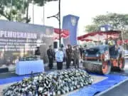 Pemusnahan 2.472 Botol Miras dan Simulasi Damkar Meriahkan HUT Satpol PP, Damkar, dan Satlinmas Purworejo