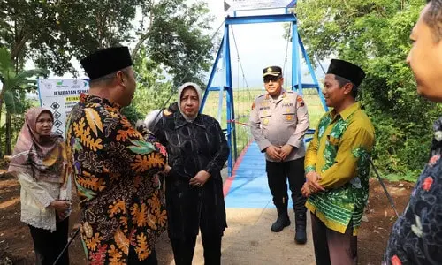 Jembatan Gantung Semawung Diresmikan, Buka Akses dan Dorong Perekonomian Warga Jembatan Gantung Semawung Diresmikan, Buka Akses dan Dorong Perekonomian Warga