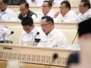 Rapat Bersama DPR RI, Mendagri Paparkan Langkah Strategis Perkuat BUMD Rapat Bersama DPR RI, Mendagri Paparkan Langkah Strategis Perkuat BUMD