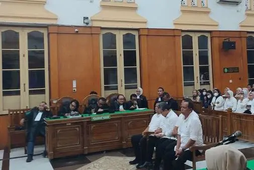 Tok! Tok! Tok! Eks Direktur PTPN dan Tiga Terdakwa Kasus Citraland Divonis Bebas Mutlak Tok! Tok! Tok! Eks Direktur PTPN dan Tiga Terdakwa Kasus Citraland Divonis Bebas Mutlak