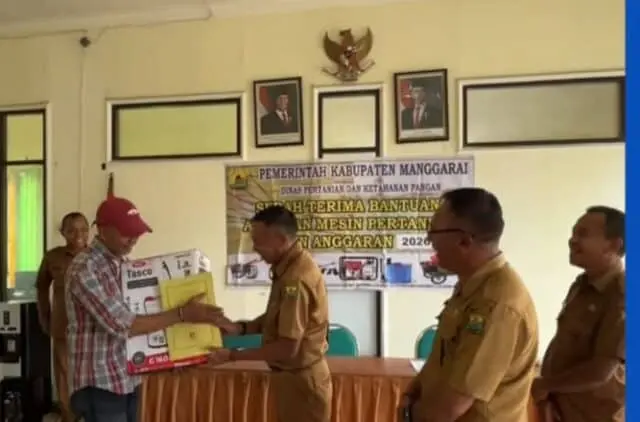 Pemkab Manggarai Genjot Sektor Pertanian, Puluhan Alsintan Dibagikan Ke Kontak Tani Pemkab Manggarai Genjot Sektor Pertanian, Puluhan Alsintan Dibagikan Ke Kontak Tani