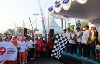 Ribuan Warga Semarakkan Jalan Sehat HUT Ke-79 Koperasi di Purworejo