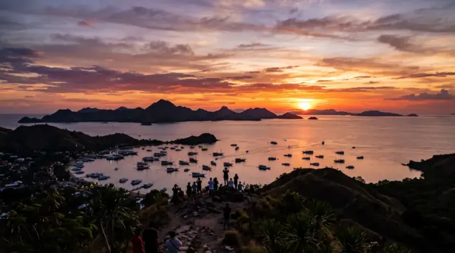 Bukan Cuma Pulau Padar, Ini Spot Sunset Cantik di Labuan Bajo Bukan Cuma Pulau Padar, Ini Spot Sunset Cantik di Labuan Bajo