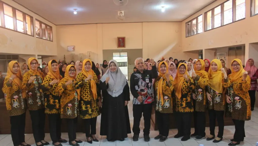 Siap Perkuat Ekonomi Lokal, Bupati Purworejo Kukuhkan Pengurus Kopwan Srikandi Periode 2026–2028
