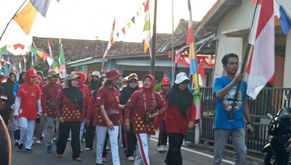 Semarak HUT ke-81 RI, Warga Perumahan KBN Purworejo Gelar Jalan Sehat dan Bazar UMKM