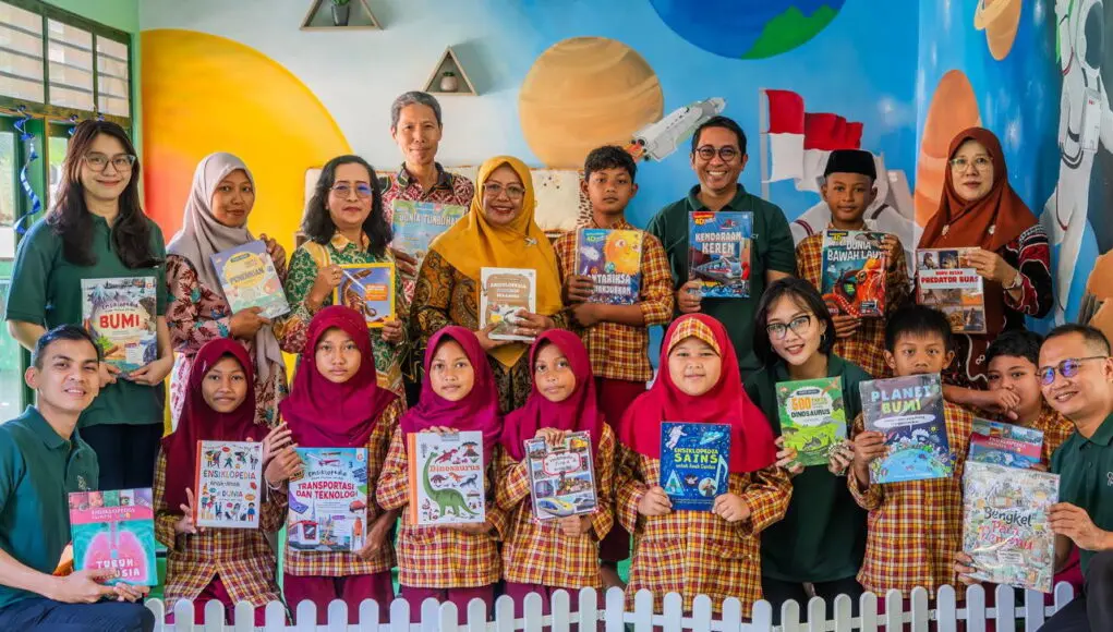 Tak Sekadar Bangun Sudut Baca, MORAZEN Tambah 90 Buku untuk Tumbuhkan Minat Baca Siswa