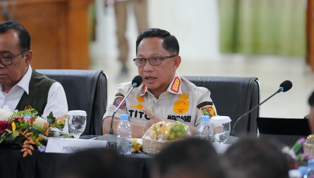 Mendagri Pastikan Penanganan Pascagempa NTT Fokus Pulihkan Layanan Dasar dan Percepat Pendataan Mendagri Pastikan Penanganan Pascagempa NTT Fokus Pulihkan Layanan Dasar dan Percepat Pendataan