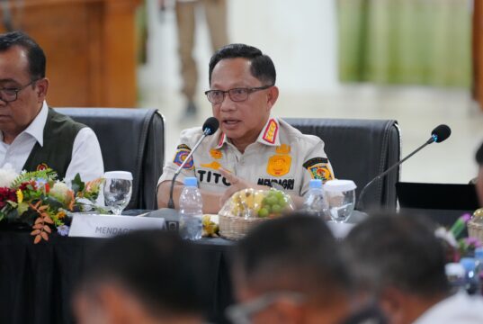 Mendagri Pastikan Penanganan Pascagempa NTT Fokus Pulihkan Layanan Dasar dan Percepat Pendataan Mendagri Pastikan Penanganan Pascagempa NTT Fokus Pulihkan Layanan Dasar dan Percepat Pendataan