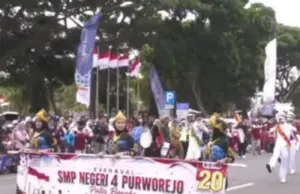SMP Negeri 4 Purworejo Usung Tiga Tema dalam Karnaval HUT ke-81 RI, Tampilkan Burung Hantu hingga Budaya Dayak