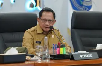 Percepat Penyaluran Bantuan Bencana NTT, Mendagri Minta Pemda Segera Penuhi Kebutuhan Warga