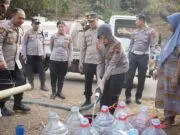 Polres Purworejo Salurkan 4.000 Liter Air Bersih untuk Warga Terdampak Kekeringan