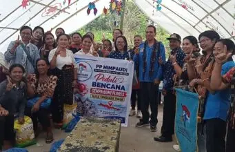 Wujudkan Kepedulian, PW Himpaudi NTT Bersama PD Himpaudi Manggarai Salurkan Bantuan Bagi Guru Paud Non Formal Terdampak Gempa