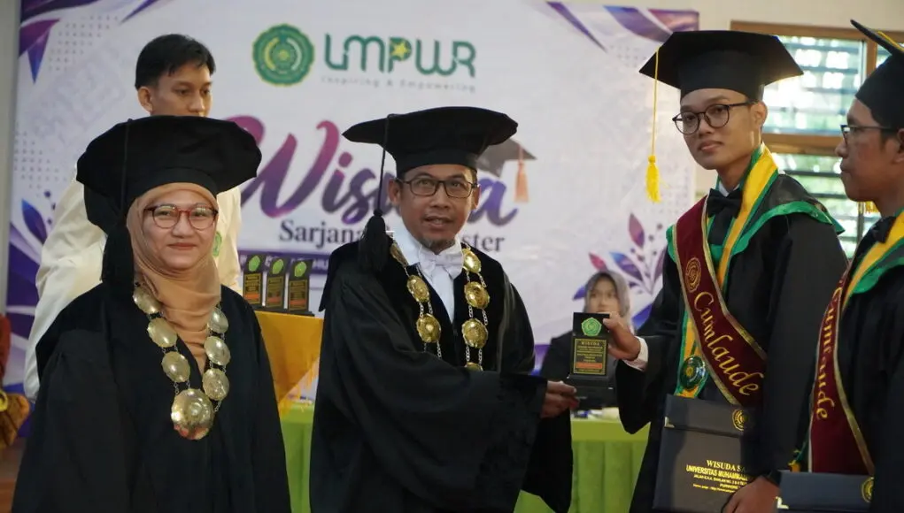 Wisuda 548 Lulusan, Rektor UMPWR Dorong Alumni Terus Tumbuh, Tangguh, dan Berpengaruh