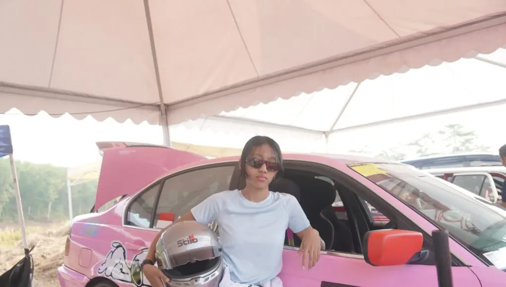 Debut Drifting Raihana, Siswi Temanggung Tak Gentar Taklukkan Lintasan Mijen